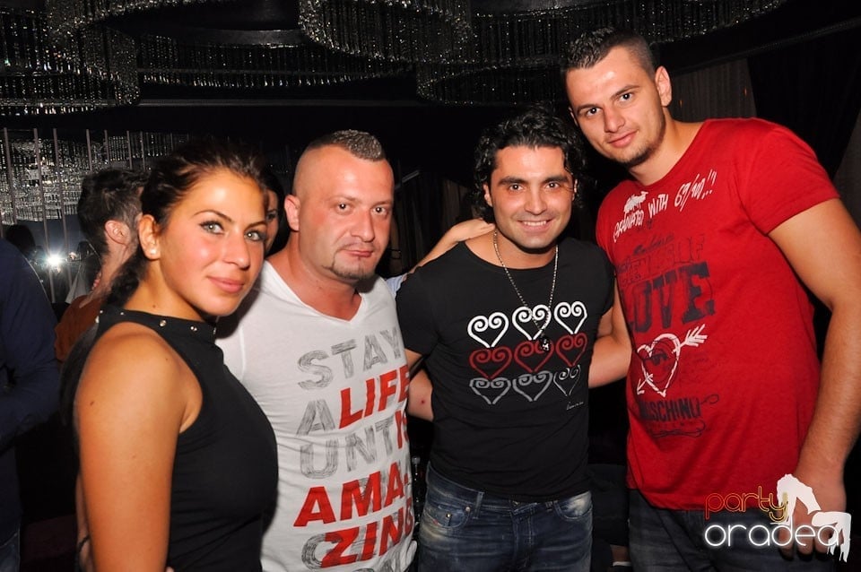 Party în Club The One, 