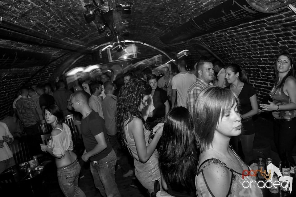 Party în Escape Club, 