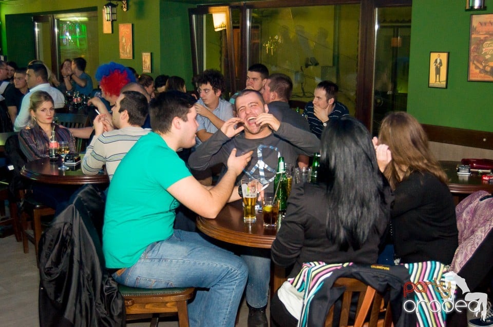 Party în Green Pub, Green Pub
