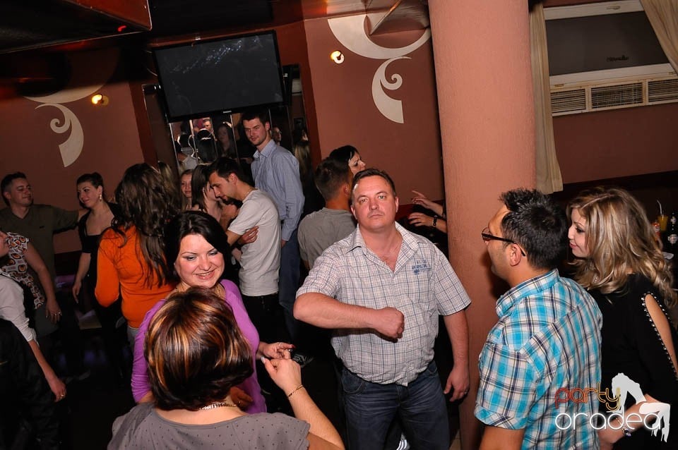 Party weekend în Chanson Café, 