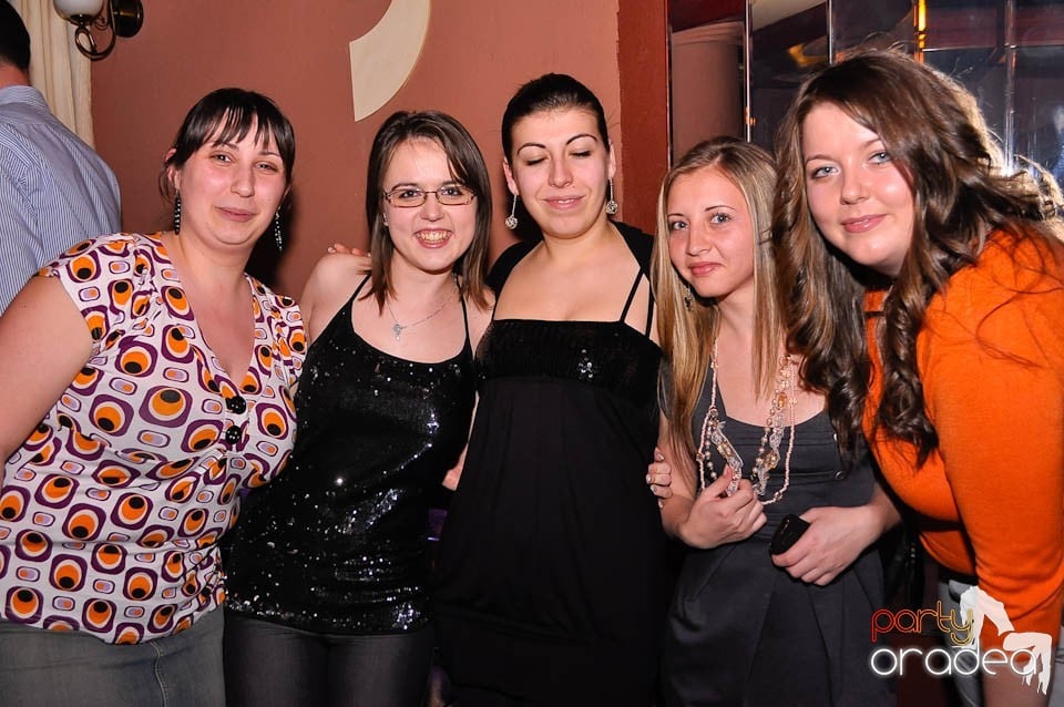 Party weekend în Chanson Café, 