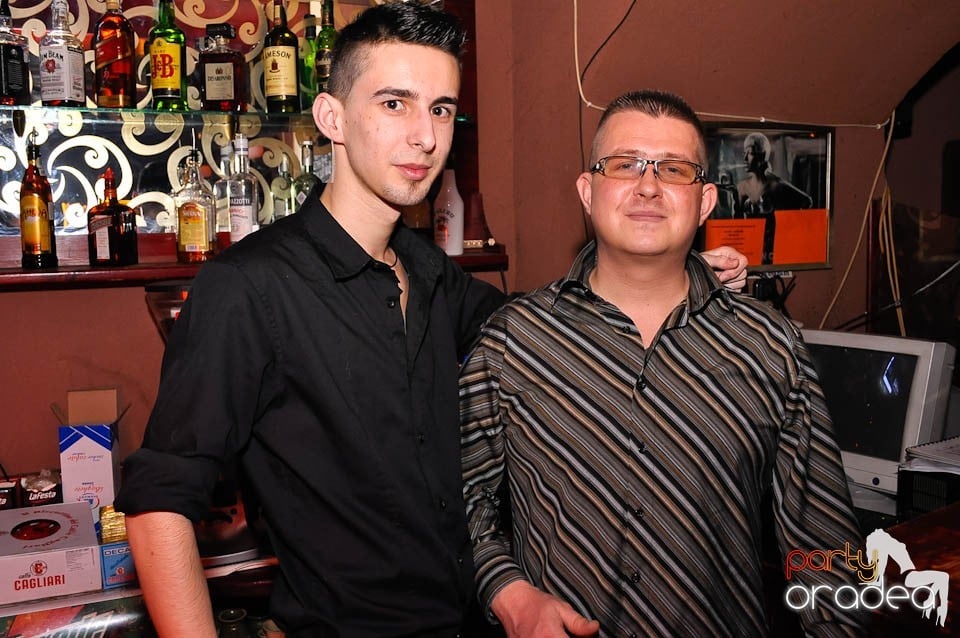 Party weekend în Chanson Café, 