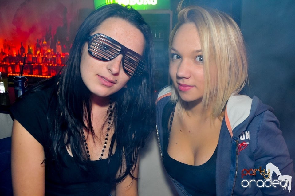 Petrecere cu DJ Jungle în Club Prestige, 