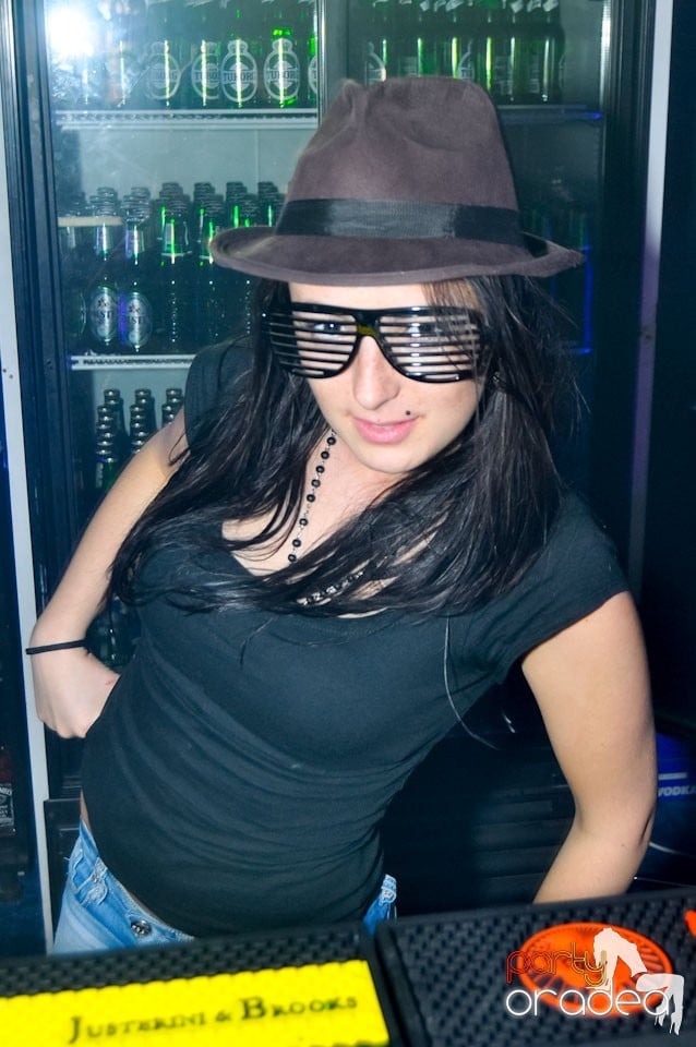 Petrecere cu DJ Jungle în Club Prestige, 