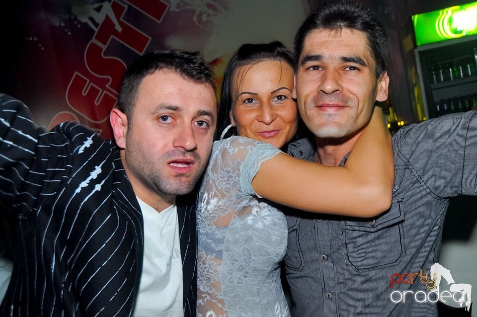 Petrecere cu DJ Jungle în Club Prestige, 