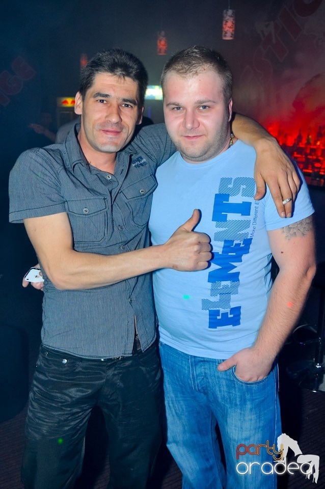 Petrecere cu DJ Jungle în Club Prestige, 