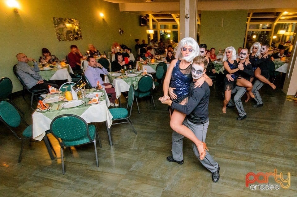 Petrecere de Halloween în Hotel Nufărul, Hotel Nufărul