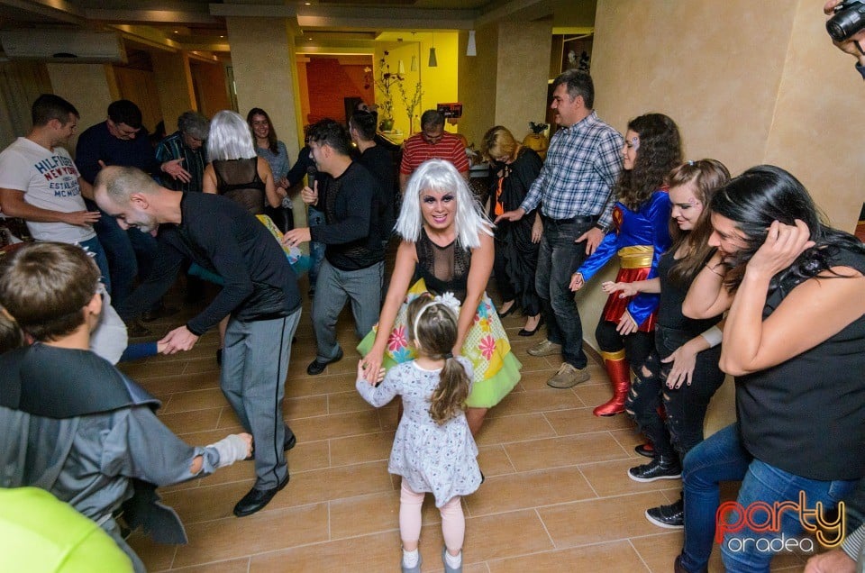 Petrecere de Halloween în Hotel Termal, Hotel Termal