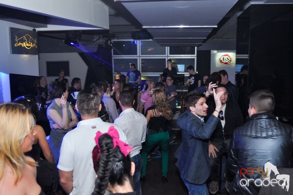 Petrecere de Ziua Bărbatului în Heat Club, 