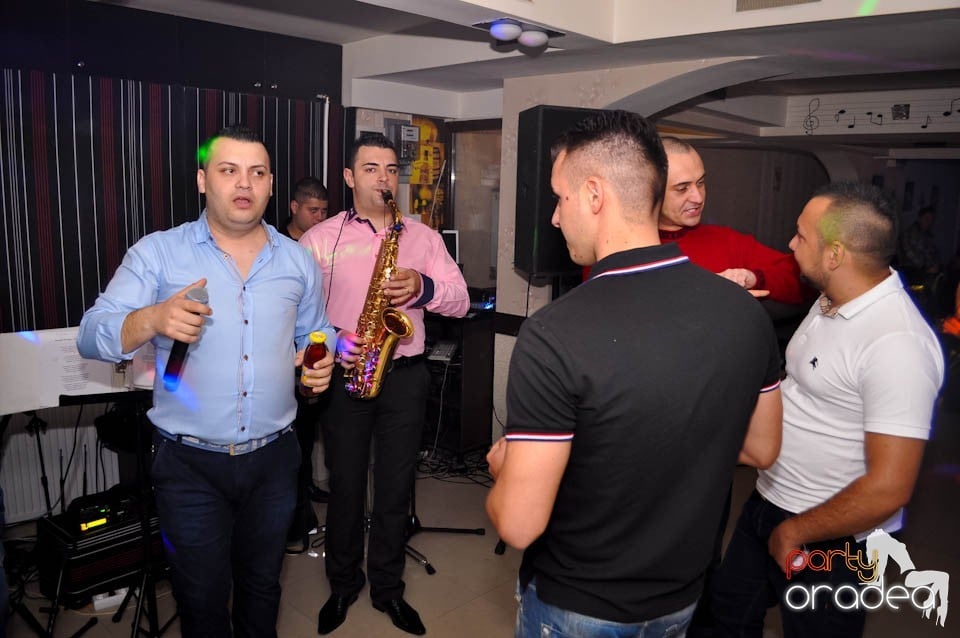 Petrecere în Club Dizalya, 