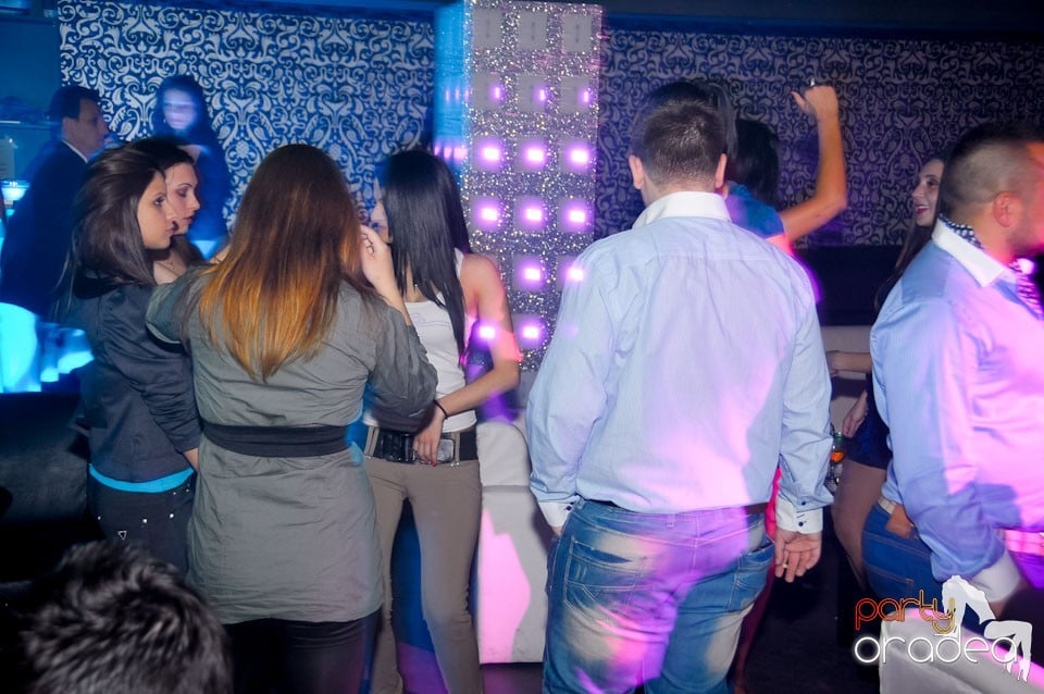 Petrecere în Club Life, 