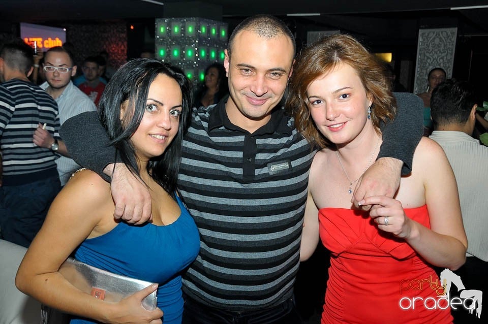 Petrecere în Club Life, 