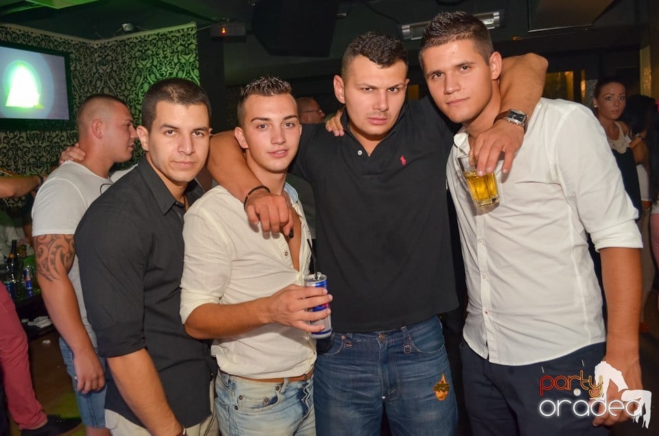 Petrecere până dimineaţa în Club Life, 