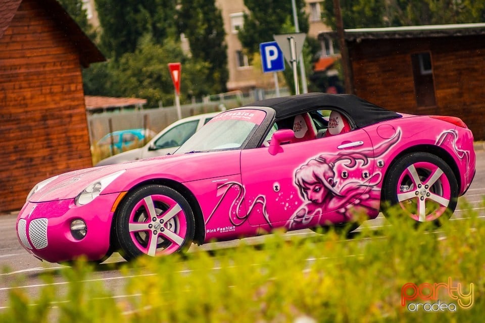 Pink Fashion, Crazy Tuning