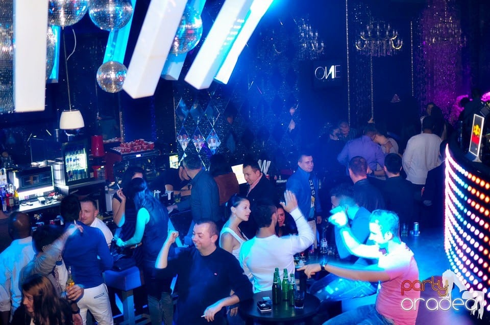 Retro Night Fever în The One, 