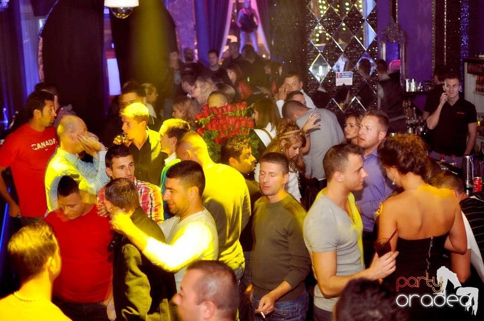 Retro Night Fever în The One, 