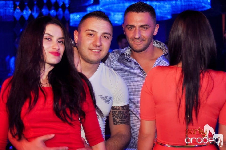 Retro Night Fever în The One, 