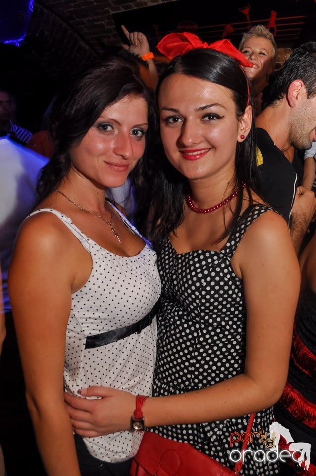 Retro Party în Club Escape, 