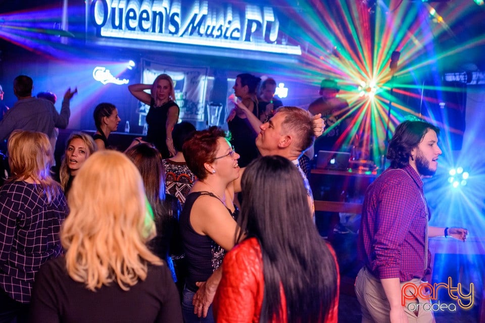 Retro Party, Queen's Music Pub