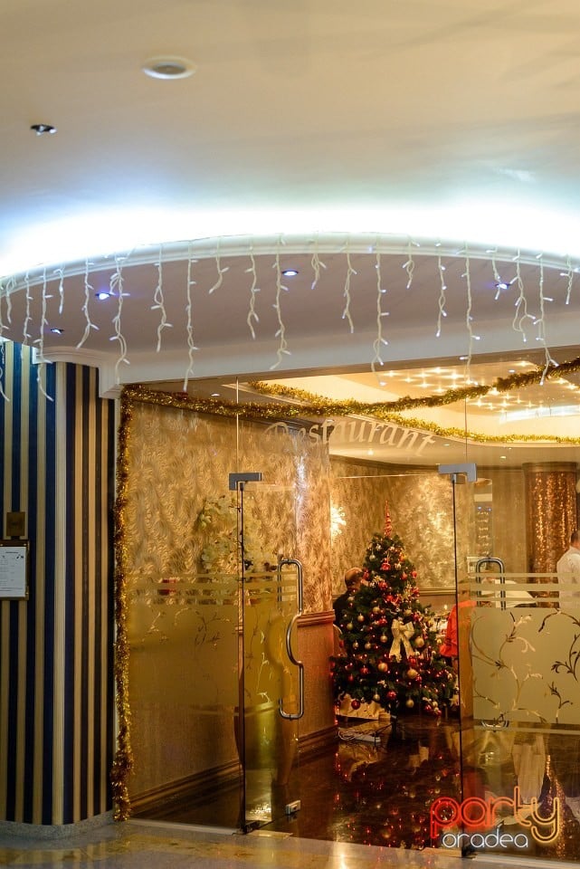 Revelion în Hotel Internaţional, Hotel Internaţional