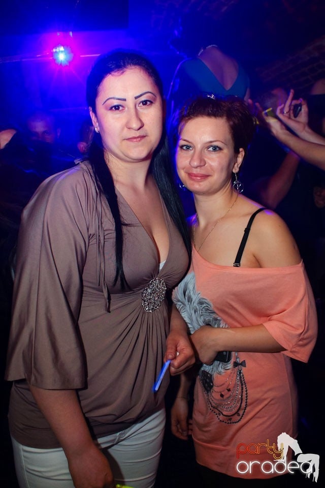 Sâmbătă noaptea în Club Escape, 