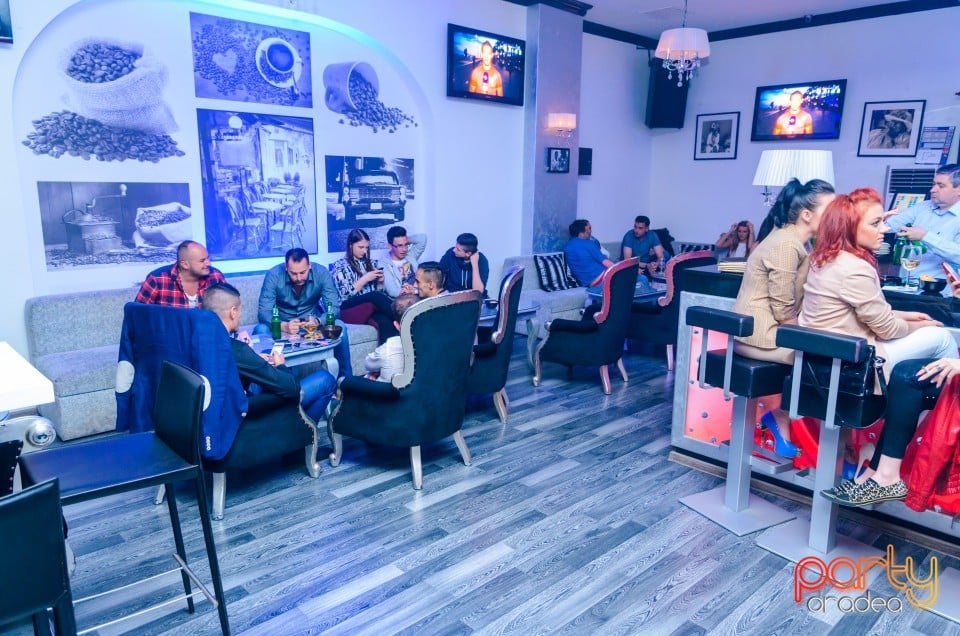 Sâmbătă seara în Icon Caffe, Icon Caffe