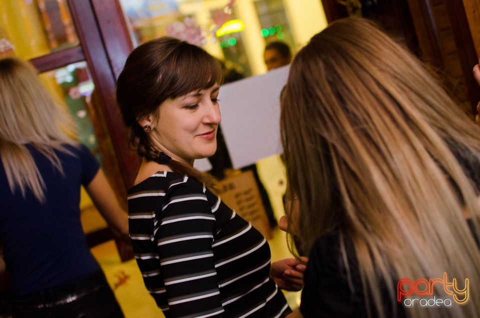 Sâmbătă seara la Columbus, Columbus Cafe