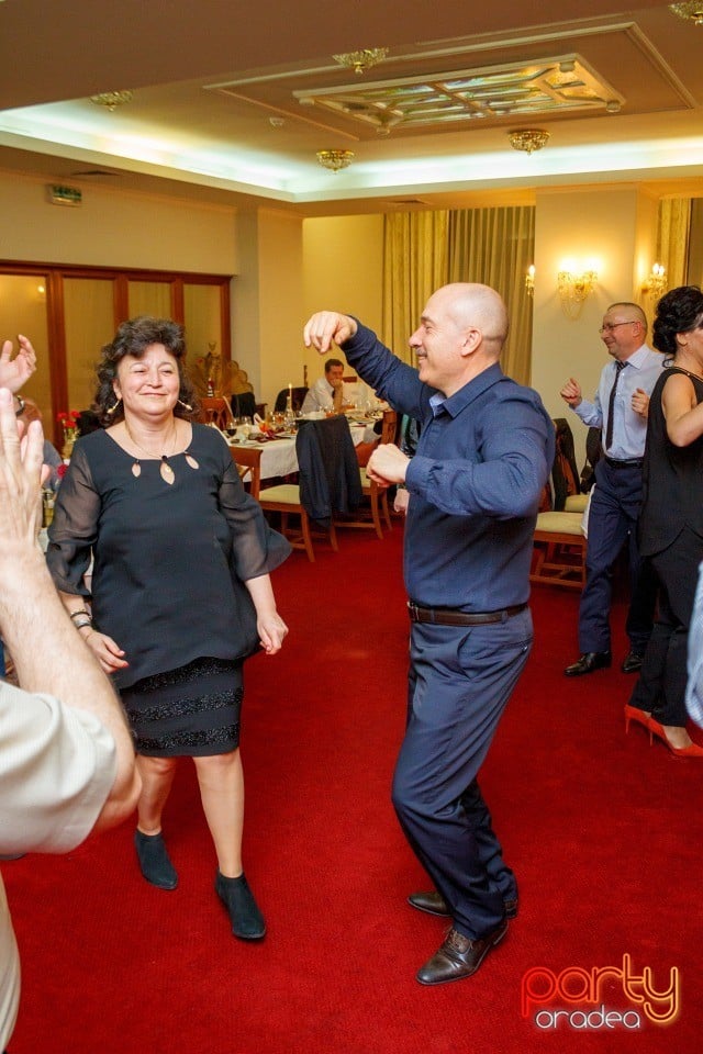 Sărbătoarea Iubirii, Hotel Maxim