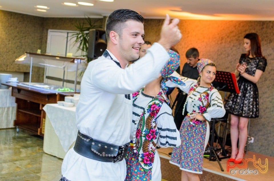 Sărbătorire de 1 Mai, Hotel Termal