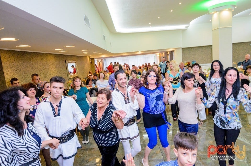 Sărbătorire de 1 Mai, Hotel Termal