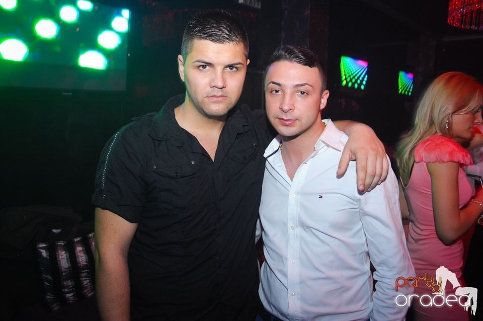 Saturday night clubbing în The One, 