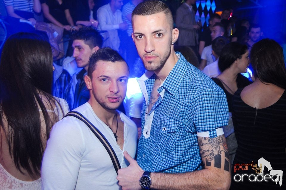 Saturday night clubbing în The One, 