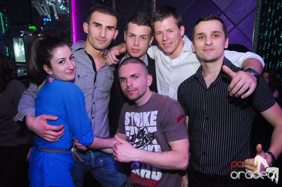 Saturday night clubbing în The One, 