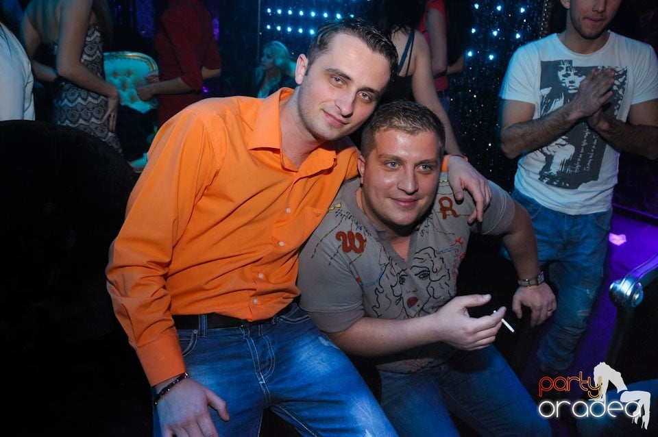 Saturday night clubbing în The One, 