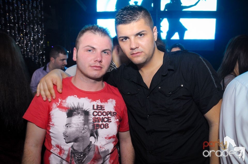 Saturday night clubbing în The One, 