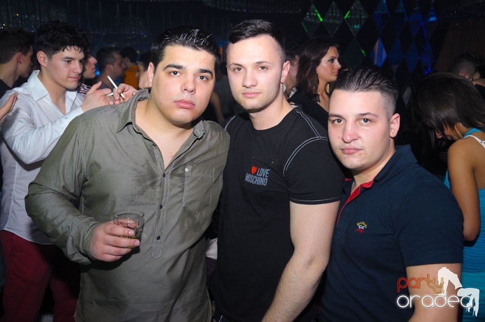 Saturday night clubbing în The One, 