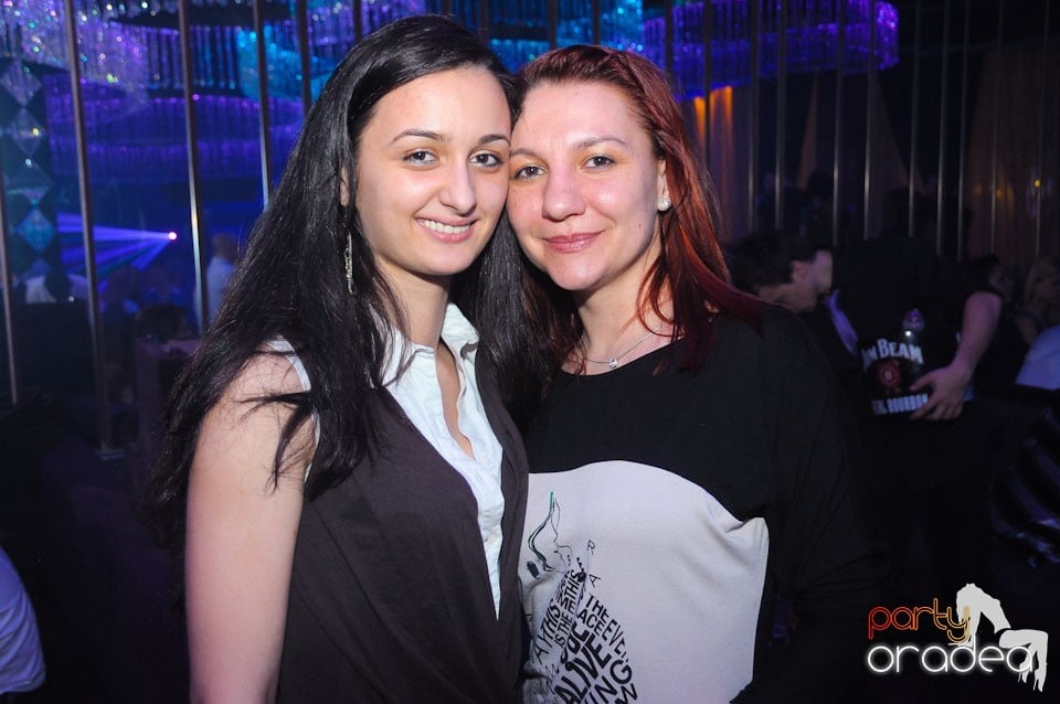 Saturday night clubbing în The One, 