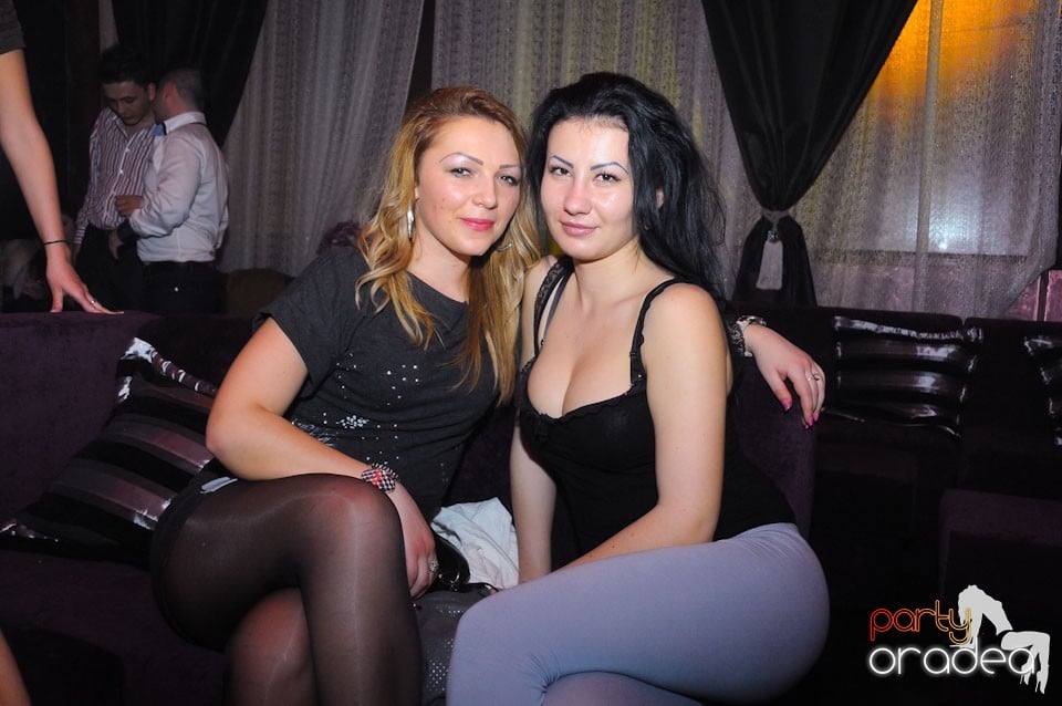 Saturday night clubbing în The One, 