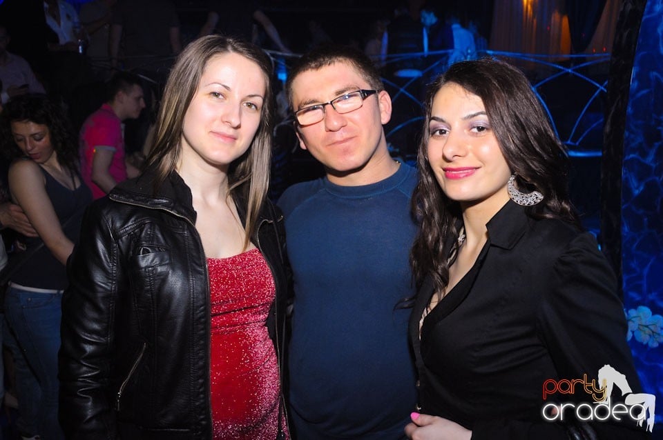 Saturday night clubbing în The One, 