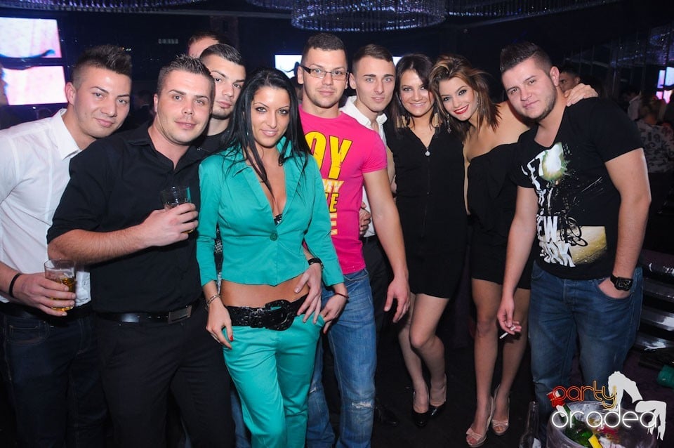 Saturday night clubbing în The One, 