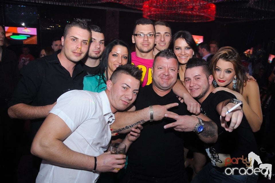 Saturday night clubbing în The One, 