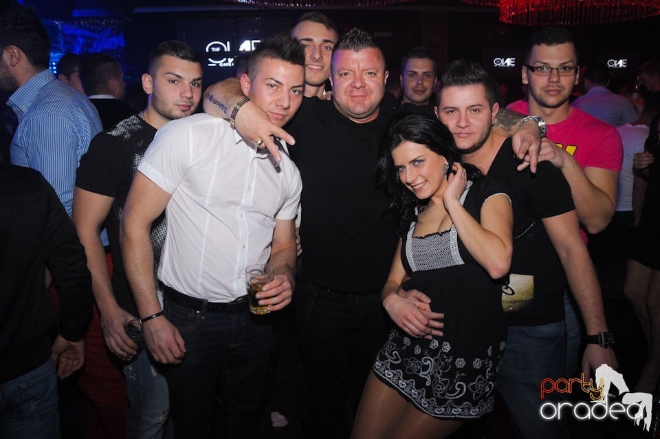 Saturday night clubbing în The One, 