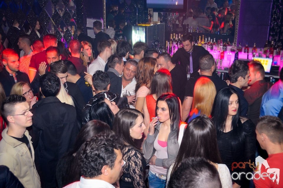 Saturday night clubbing în The One, 