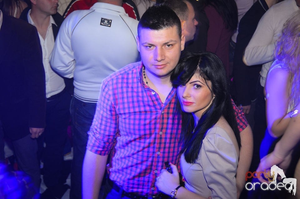 Saturday night clubbing în The One, 