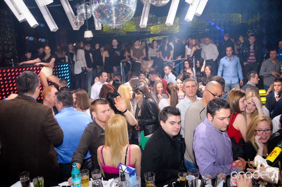 Saturday night clubbing în The One, 