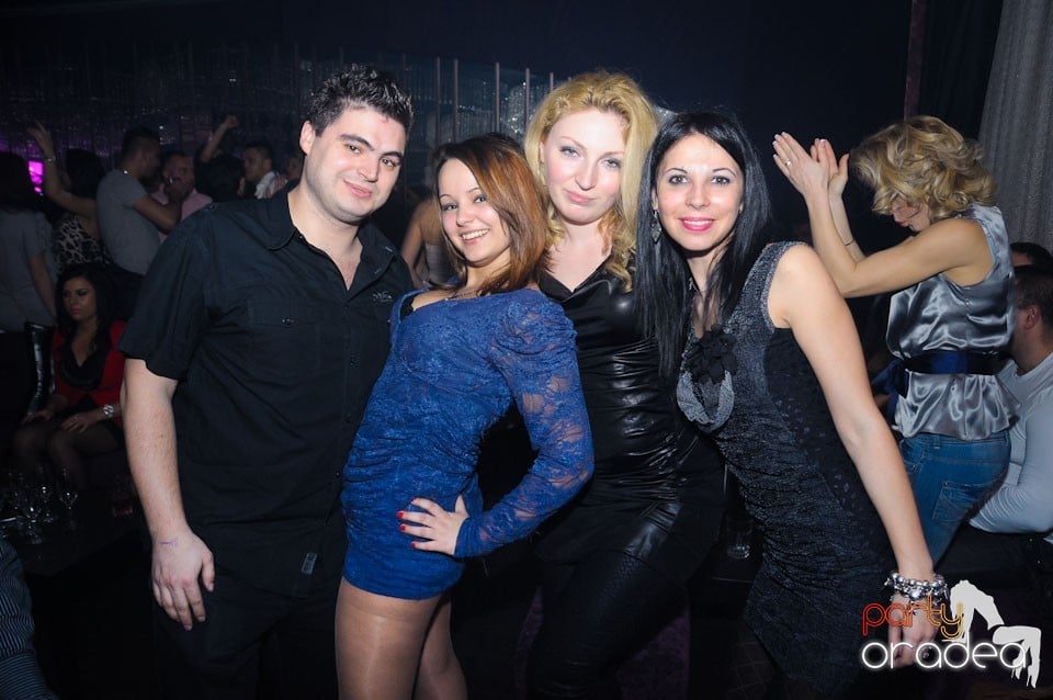 Saturday night clubbing în The One, 