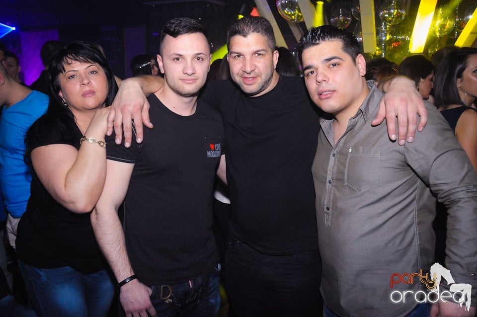 Saturday night clubbing în The One, 