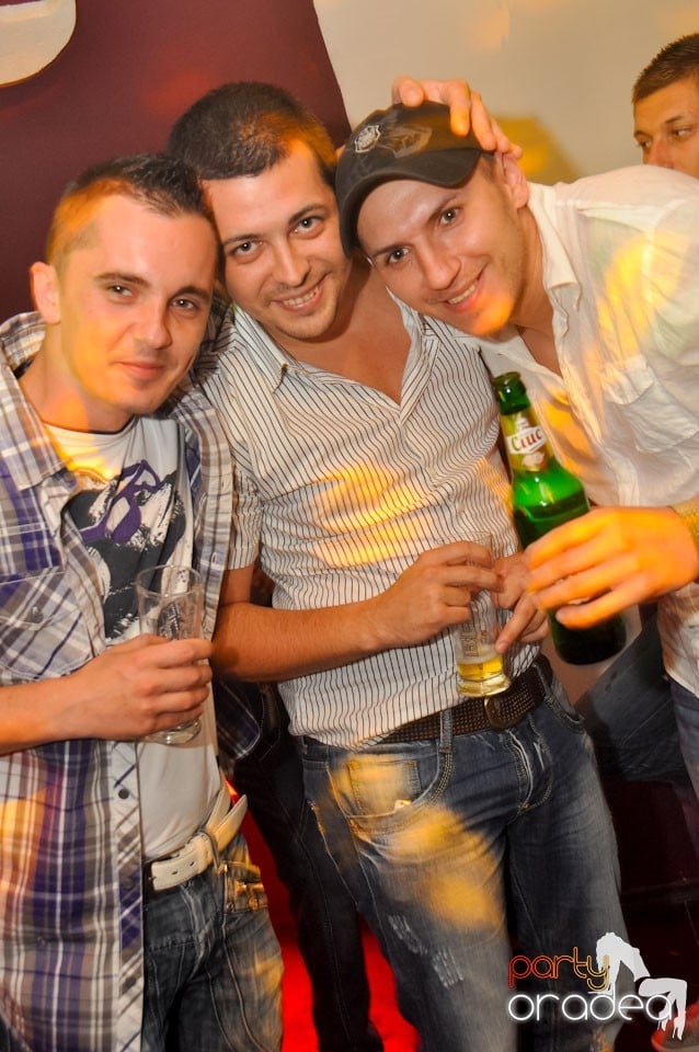 Saturday Night Party în Atti's, 