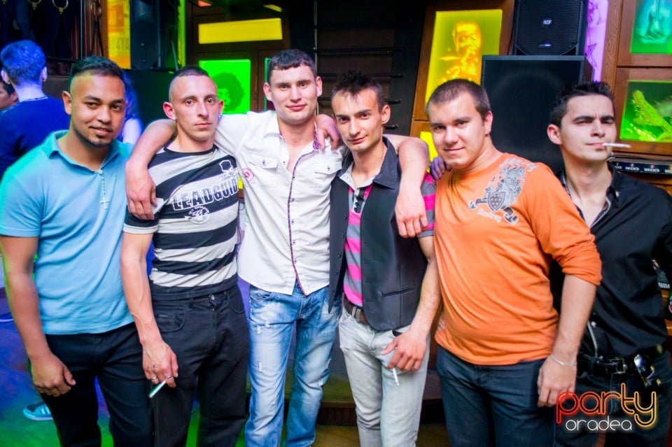 Saturday Party în Window Pub, 