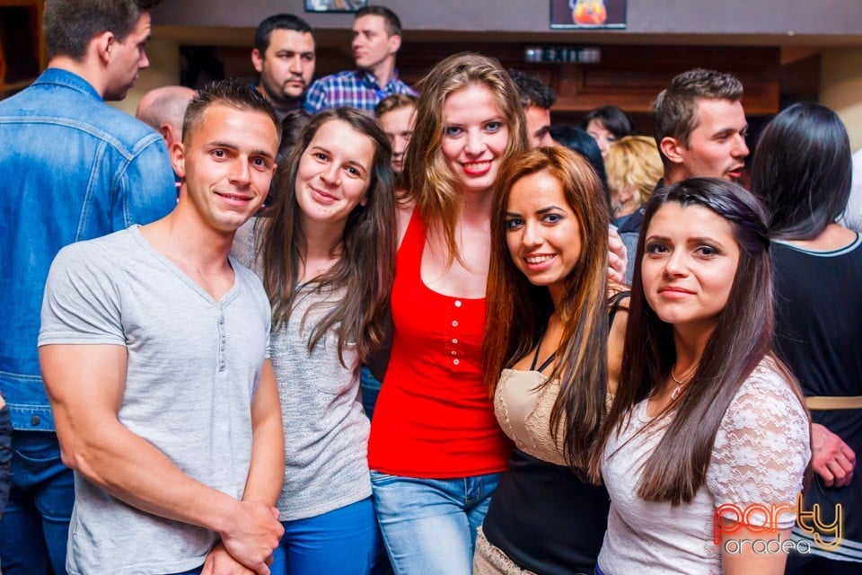 Saturday Party în Window Pub, 